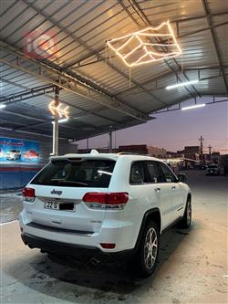 جیپ گراند شیرۆکی